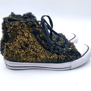 Converse all stars Fuzzy high tops